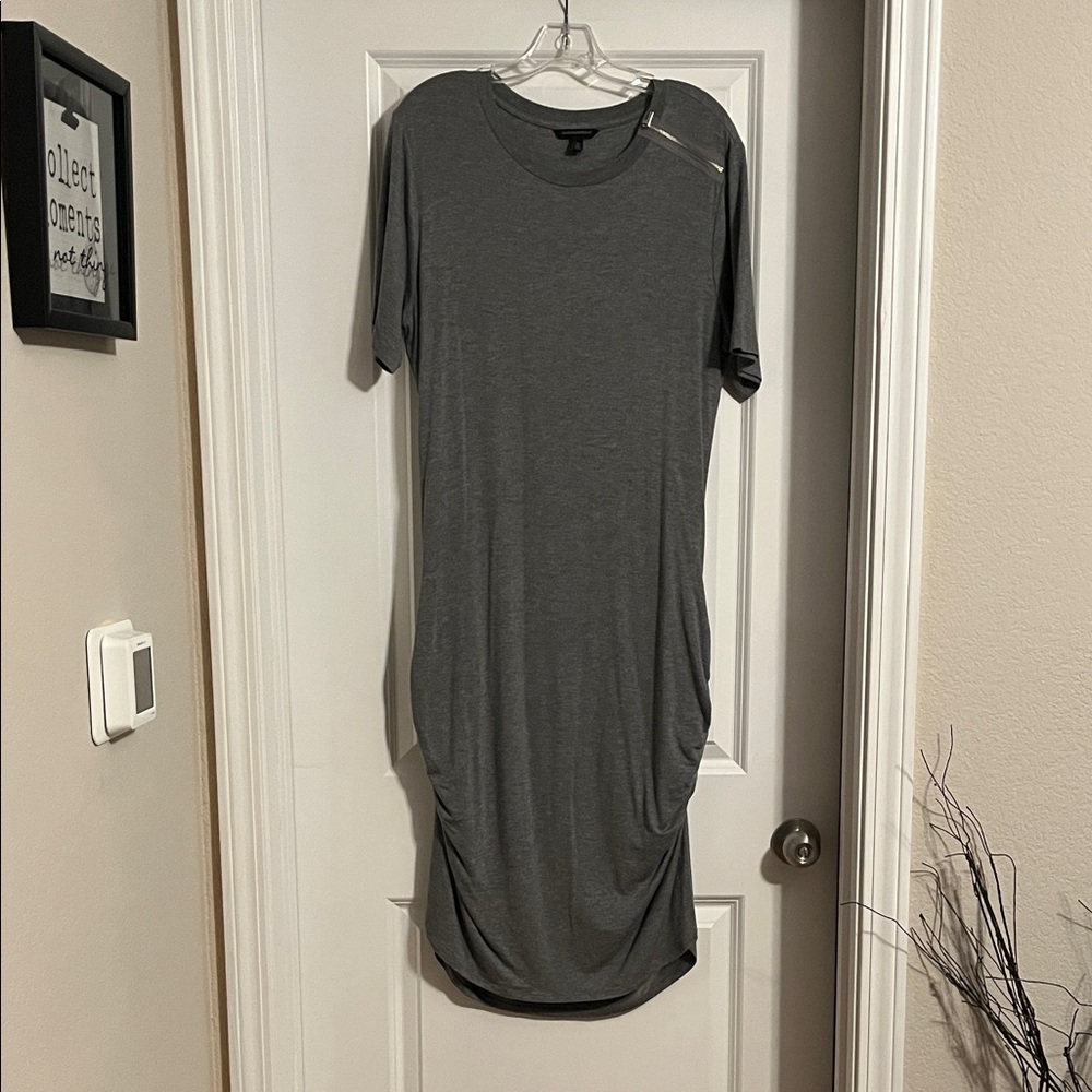 Banana Republic Gray Short Sleeve Fitted Dress w/ Side Gathers & Shoulder Zipper